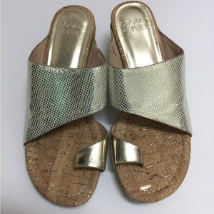 DONALD PLINER EUC Size 8M, GEMMY Leather Comfort Wedge Sandals